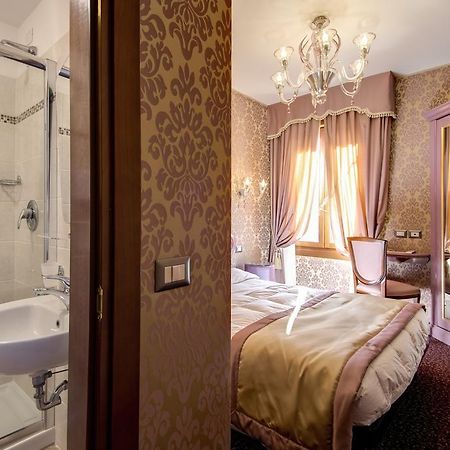 ดอมุส กาวานิส Hotel เวนิส ภายนอก รูปภาพ