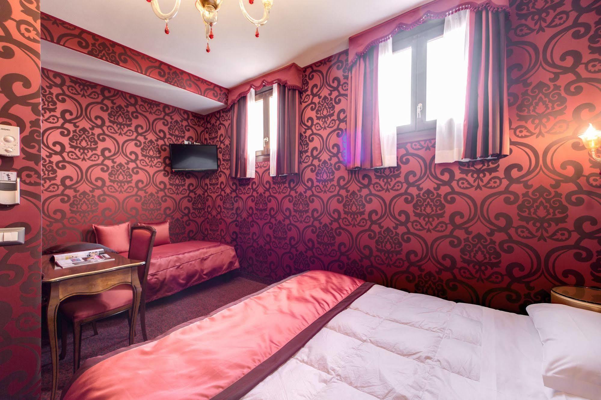 ดอมุส กาวานิส Hotel เวนิส ภายนอก รูปภาพ